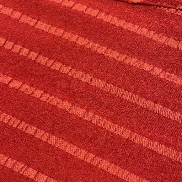 BCBGMaxazria Venetian Red Long Sleeve High Low Surplus Blouse Size Small EUC - Picture 4 of 7